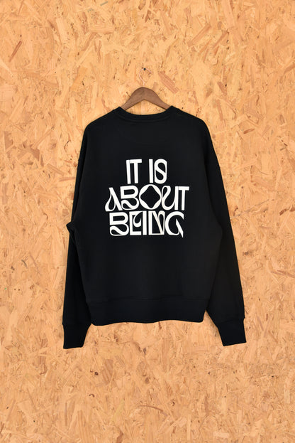 Black sweatshirt
